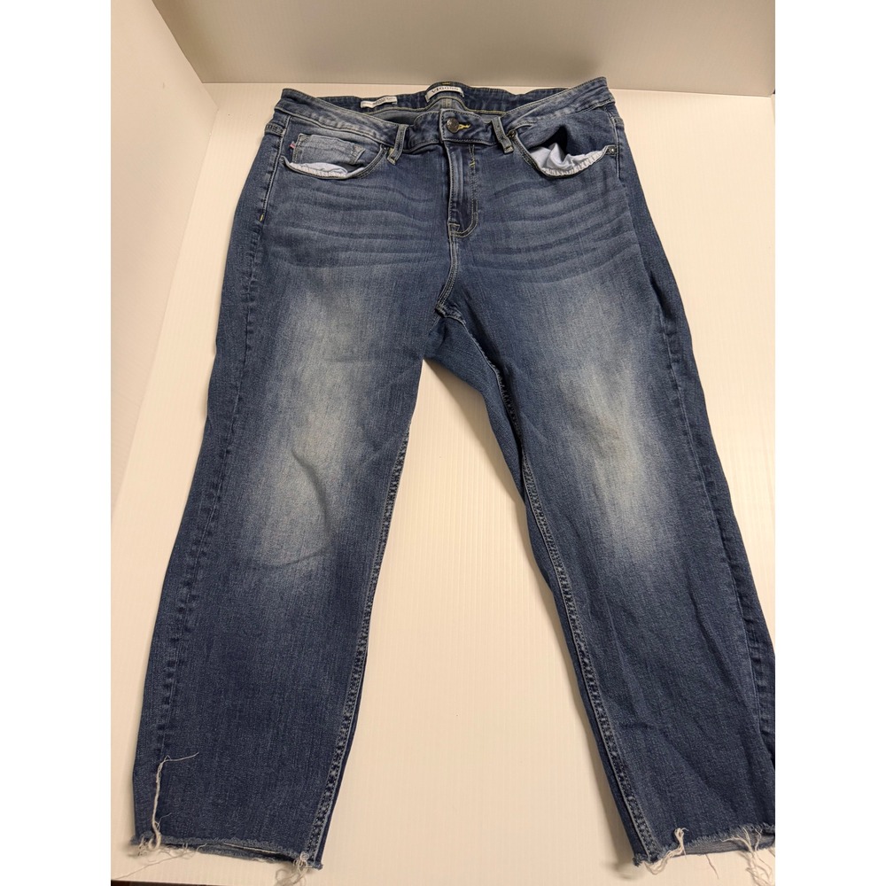 Vigoss Marley Capri Jeans Medium Wash Raw Hem Size 16